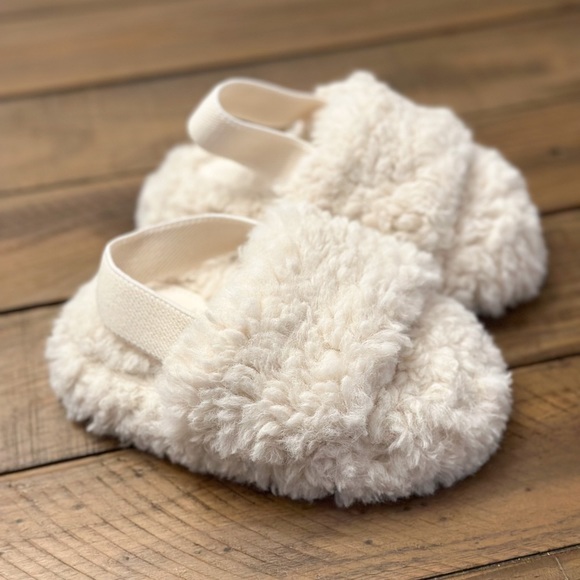 Cat & Jack Other - Cat & Jack | Fuzzy Slippers
